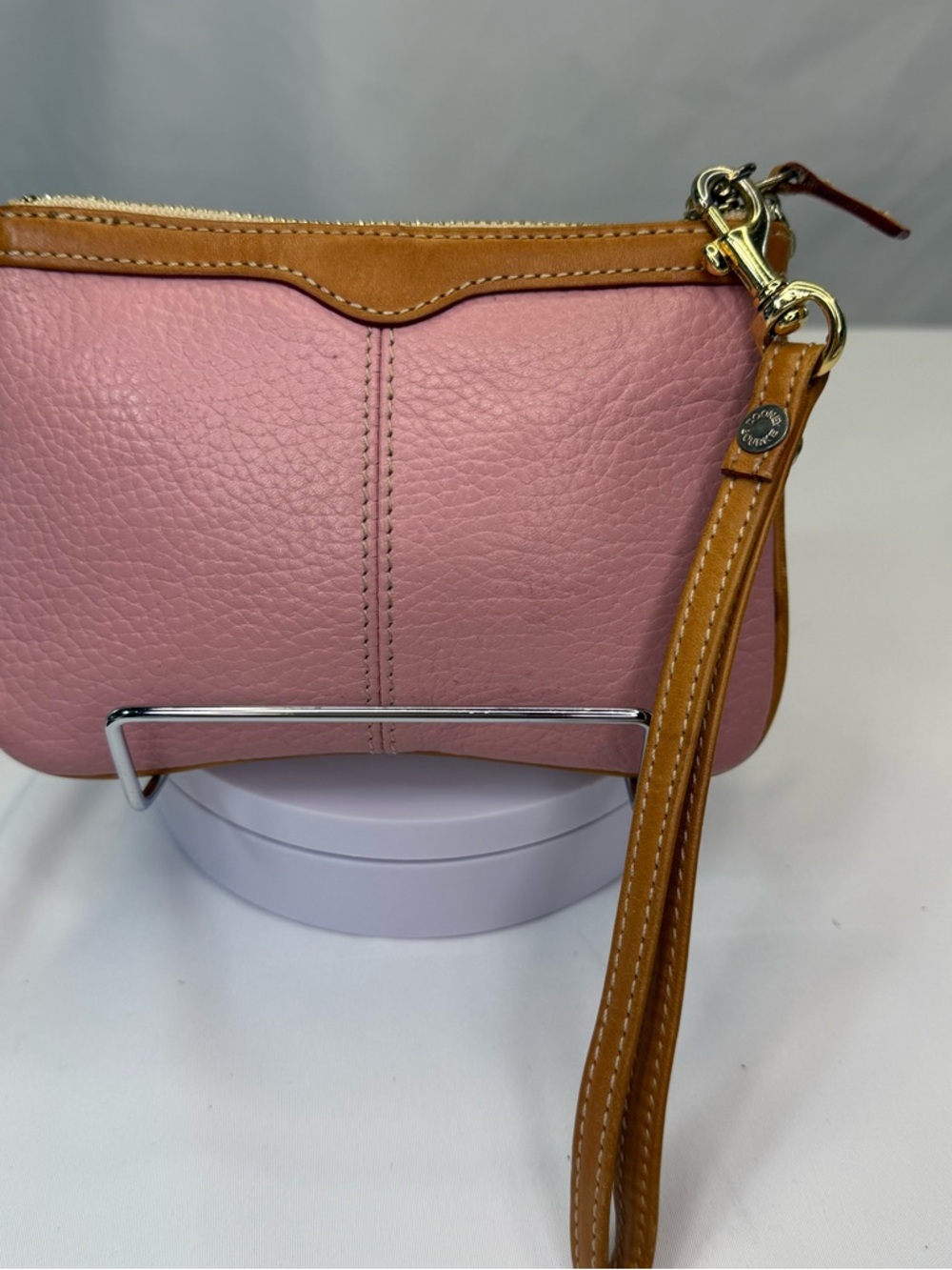 Dooney & Bourke Pink Pebble Leather Wristlet w/ Tan Trim 90’s EVC